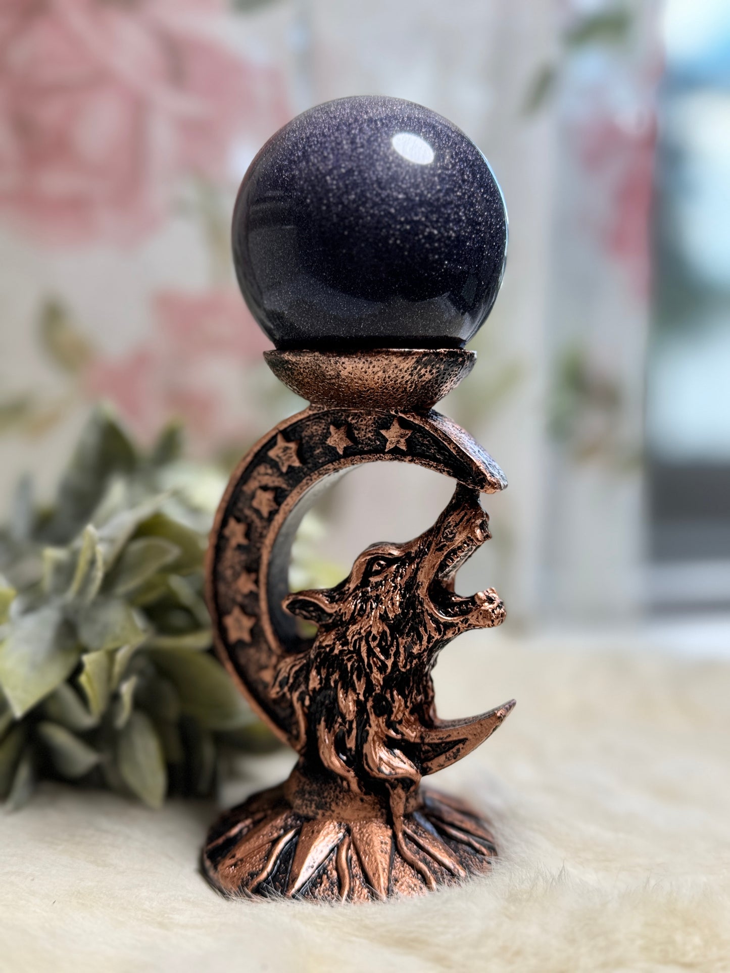 Bronze Wolf Sphere Holder