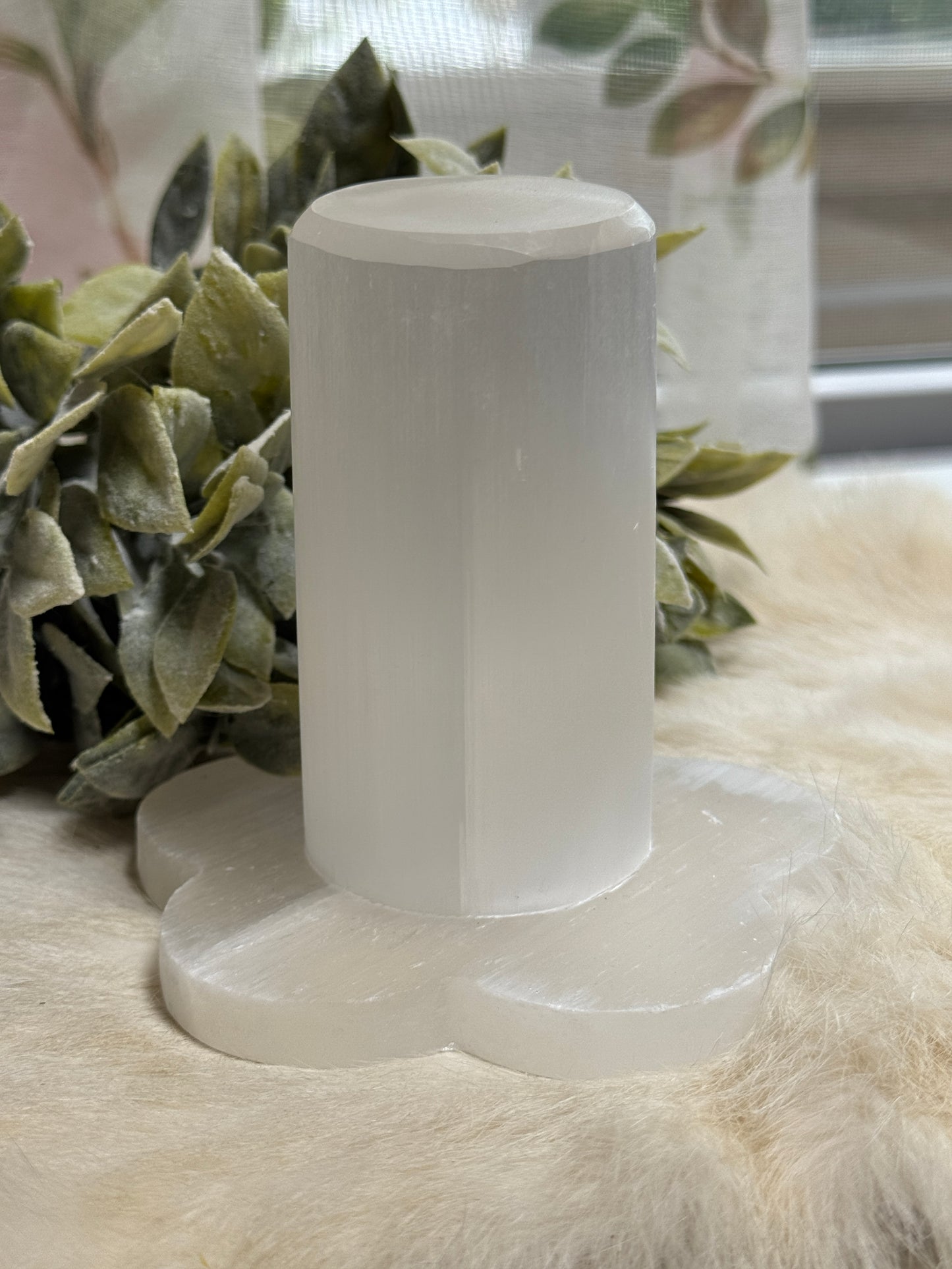 Selenite Floral Bracelet Cleansing Holder